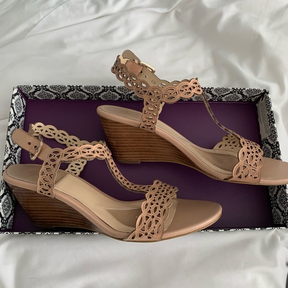 Isola Fleur Wedge Sandal in Blush - Picture 4 of 5